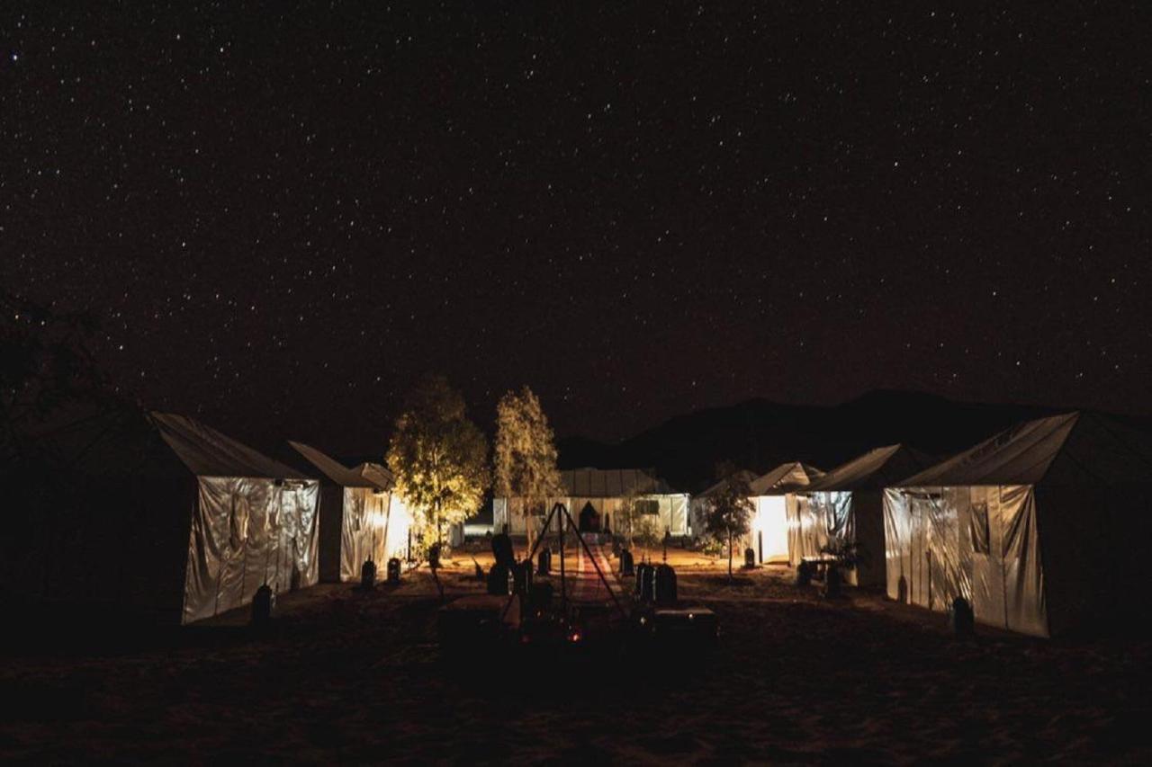 Hôtel Zahra Luxury Desert Camp à Merzouga Extérieur photo